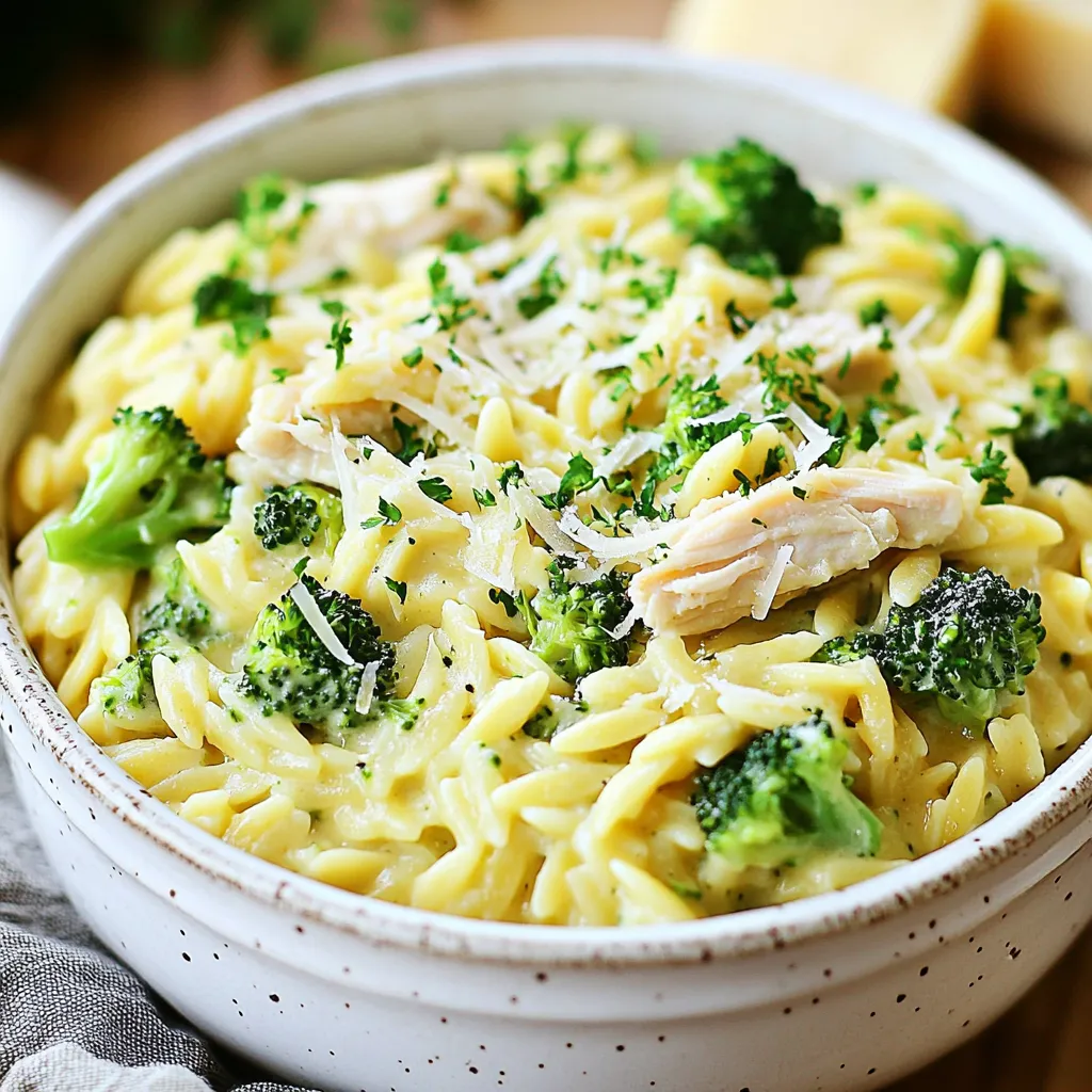 Creamy Chicken Broccoli Orzo Köstlich und Einfach